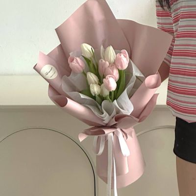 elegant tulip bouquet