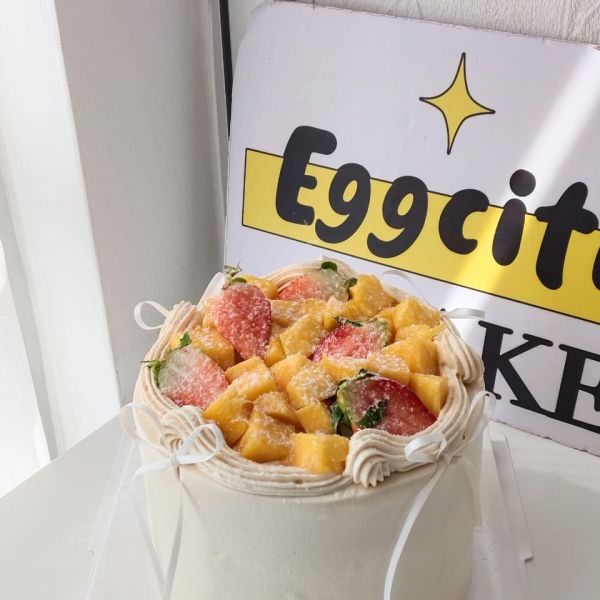 Strawberry Mango cake