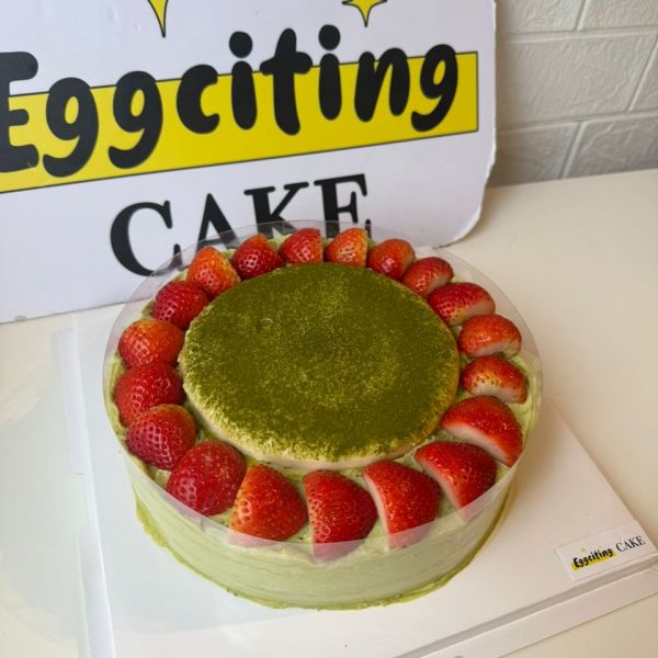 Strawberry Matcha Crepe 6"