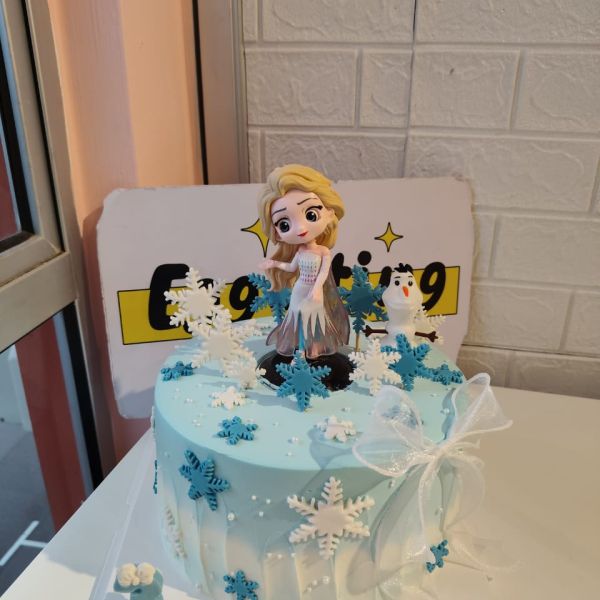 Frozen cake