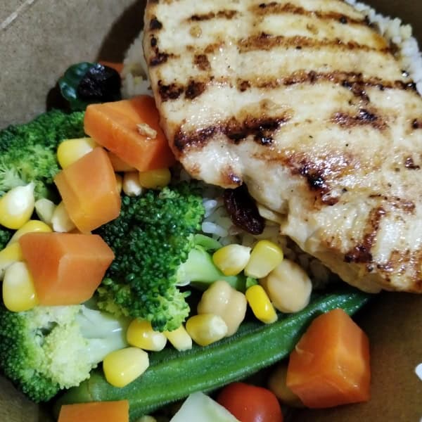 5️⃣ Famous Chicken Breast