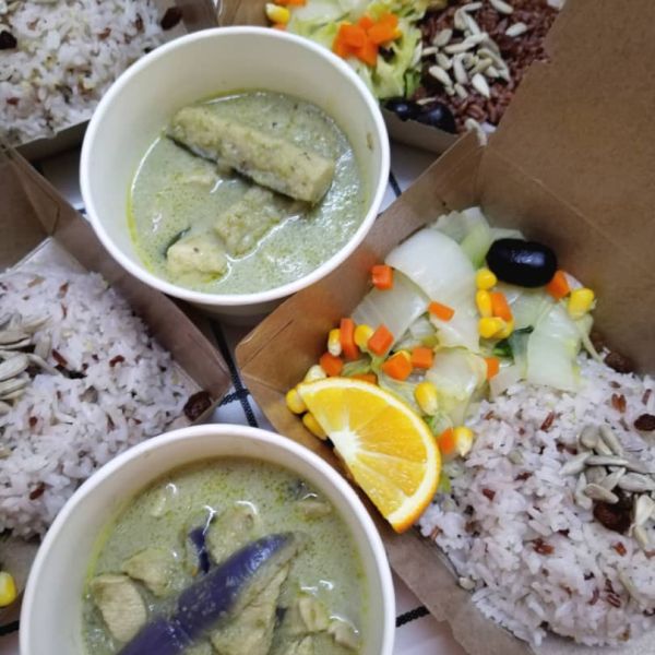 2️⃣Eggplant Chic Slice Green Curry