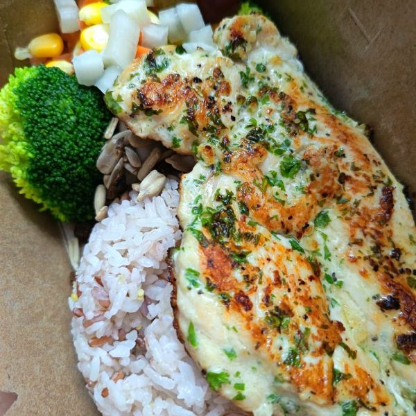3️⃣ Parsley Chic Breast