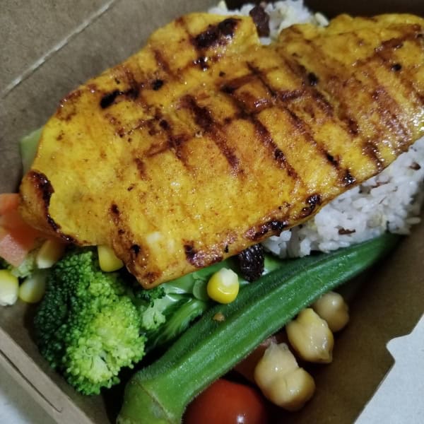 5️⃣ Tumeric Chic Breast