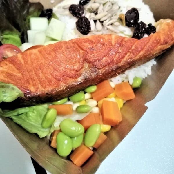 5️⃣ Famous Salmon